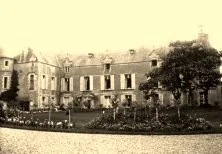 EH03D - Le château de Vierville au moment où les Hausermann envisagent son achat, printemps ou été 1910