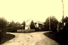 EH03D - Retour à Lison en 1910, probablement la maison où les Hausermann ont vécu au début de leur mariage et où Tante Suzon est née en 1896