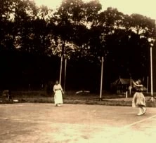 V0427 - Veules-les-Roses, tennis, Suzanne