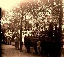 V1199 - Un char de la fête