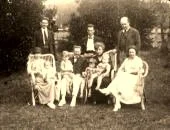 Toute la famille, 1923