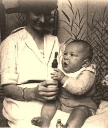 V0544 - Simone et François, mai 1922