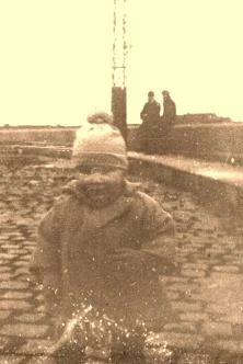 V0635 - Michel, place Napoléon, décembre 1924