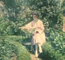 V1324b - Suzanne au jardin