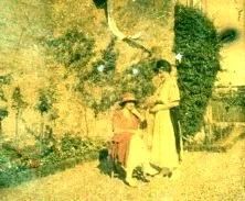 V1329 - Suzanne et Simone
