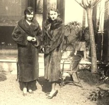 JH05D - Maman et Tante Maine