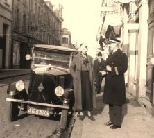JH - A Lorient?, 12/1934, Germaine et un officier de marine