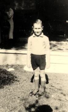 JH05D - Rosario, jardin av. Pellegrini, François, Michel, Yves Cordelle et Jean-Paul Hausermann, 1/4/1934