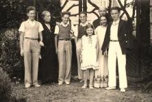 Vierville, août 36, François, Michel, Nany et tous les Chedal