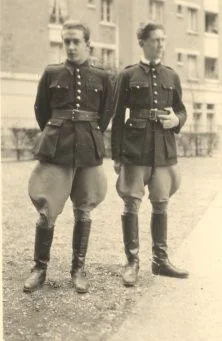 François et Michel en tenue de Préparation Militaire Supérieure, année scolaire 38-39