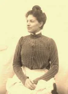 V7113 - Hélène vers 1900