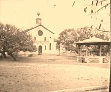 V0016 - Place et église à Dakar