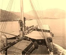 V0037 - L'avant de l'"Atlantique", canal de San Sebastiao