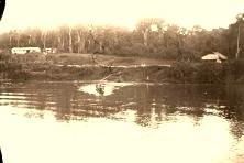 V0205 - 31/5/09, pirogue à Pirapo (Paraguay).