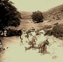 V0350 - Départ pour la visite des grottes