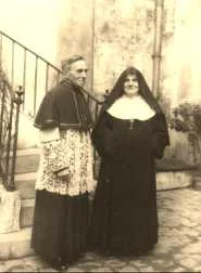 Le chanoine Frédéric Weil et sa soeur Marguerite Weill, religieuse à Rouen