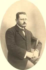 Une des dernières photos de Daddy, toujours prise à Vichy pendant sa cure. La barbe est devenue toute petite (il la réduisait progressivement depuis plusieurs années).
