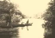 A bord de la pirogue, Suzanne, Hélène et Jean,