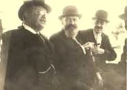 1910- Visite officielle, de g. à d. :