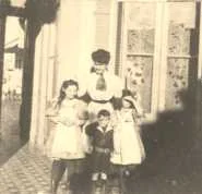 les 3 enfants avec Marguerite Quaintenne