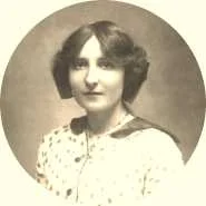 Suzanne, vers 1912, 16 ans