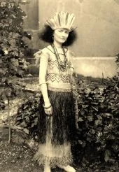 Suzannette vers 1921