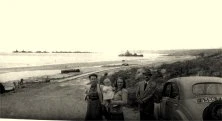 Famille Hausermann, devant la plage, et cidessous devant St-Laurent