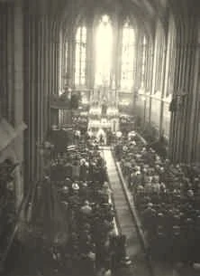 dans l'église