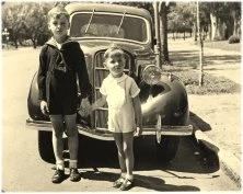 Rosario, les 2 cousins Hausermann et la voiture "Sisebuta", déc 37)