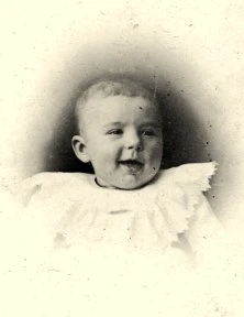 René à 4 mois, mai 1897