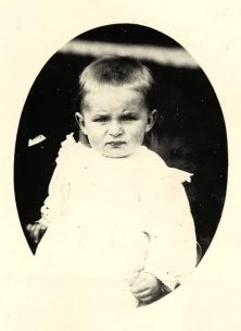 Etienne, 18 mois, septembre 1900