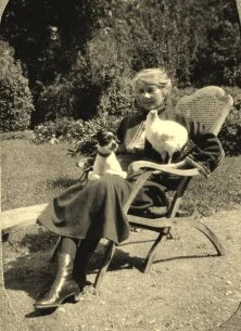 Jeanne, vers 1920
