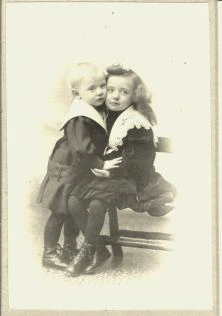 Suzanne et Pierre Mangin, enfants de Mathilde Flamain