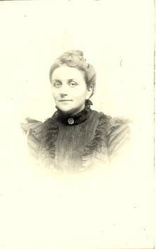 Jeanne Salleron, épouse Henri Maillet, vers 1875