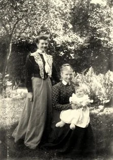 Jeanne, Sidonie et Vonnette, mai 1902