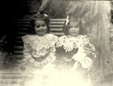 Vonnette et Suzanne, 1904