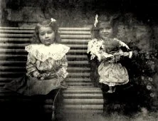 Suzanne, Vonnette et Jeanne, 1904