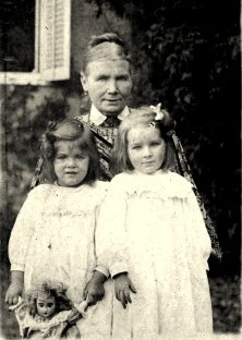 Vonnette, Sidonie, Suzanne - 1904