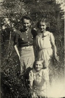 Bourg 1941, Grannie, Fanny et Claude