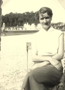1953 Dans le parc de Versailles