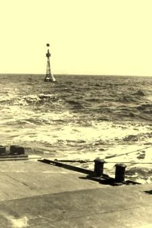 Près de Cherbourg (Yves est en stage à Cherbourg aux Ponts et Chaussées Maritimes, juillet 1954)