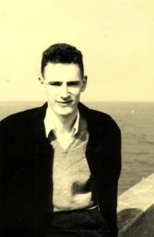 Près de Cherbourg (Yves est en stage à Cherbourg aux Ponts et Chaussées Maritimes, juillet 1954)