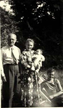 Grand-Père, Grannie, Frédéric et Fanny, Dampierre été 55