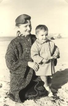 Lettre de Granie à Grand Père, de Mostaganem où elle vient d’arriver en avion (un Bréguet « deux Ponts »), fin décembre 57