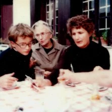 au salon de thé de l'"Orée du Bois" dans l'Argonne, Renaud, Tandrée et Claude?