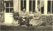 Oncle Georges et Tante Henriette, Colleville, 1956